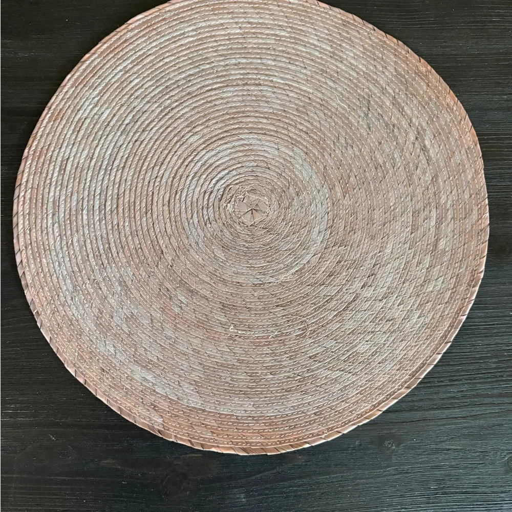 Crate & Barrel Set of 4 Tropical Palm Wicker Placemats or Chargers in Gray/Mauve
